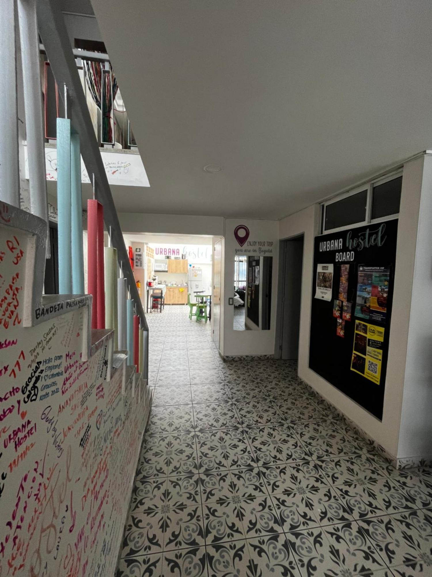 Urbana Hostel Bogota Bagian luar foto