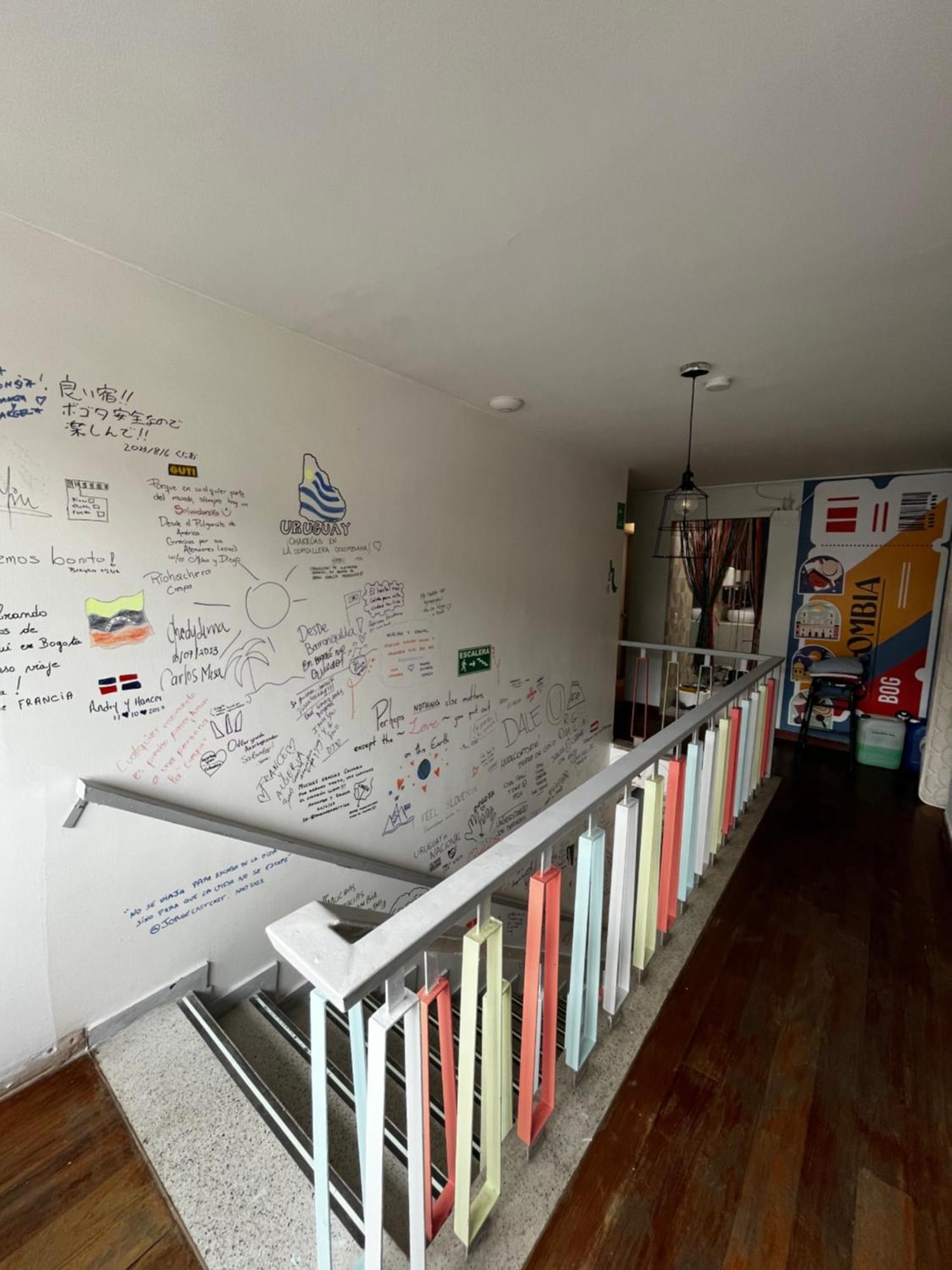 Urbana Hostel Bogota Bagian luar foto