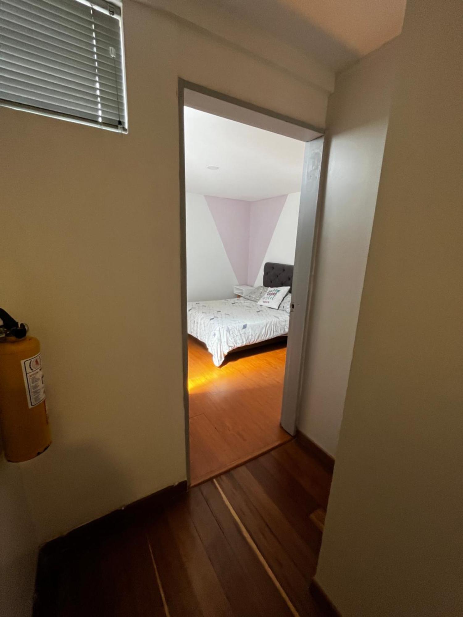 Urbana Hostel Bogota Bagian luar foto