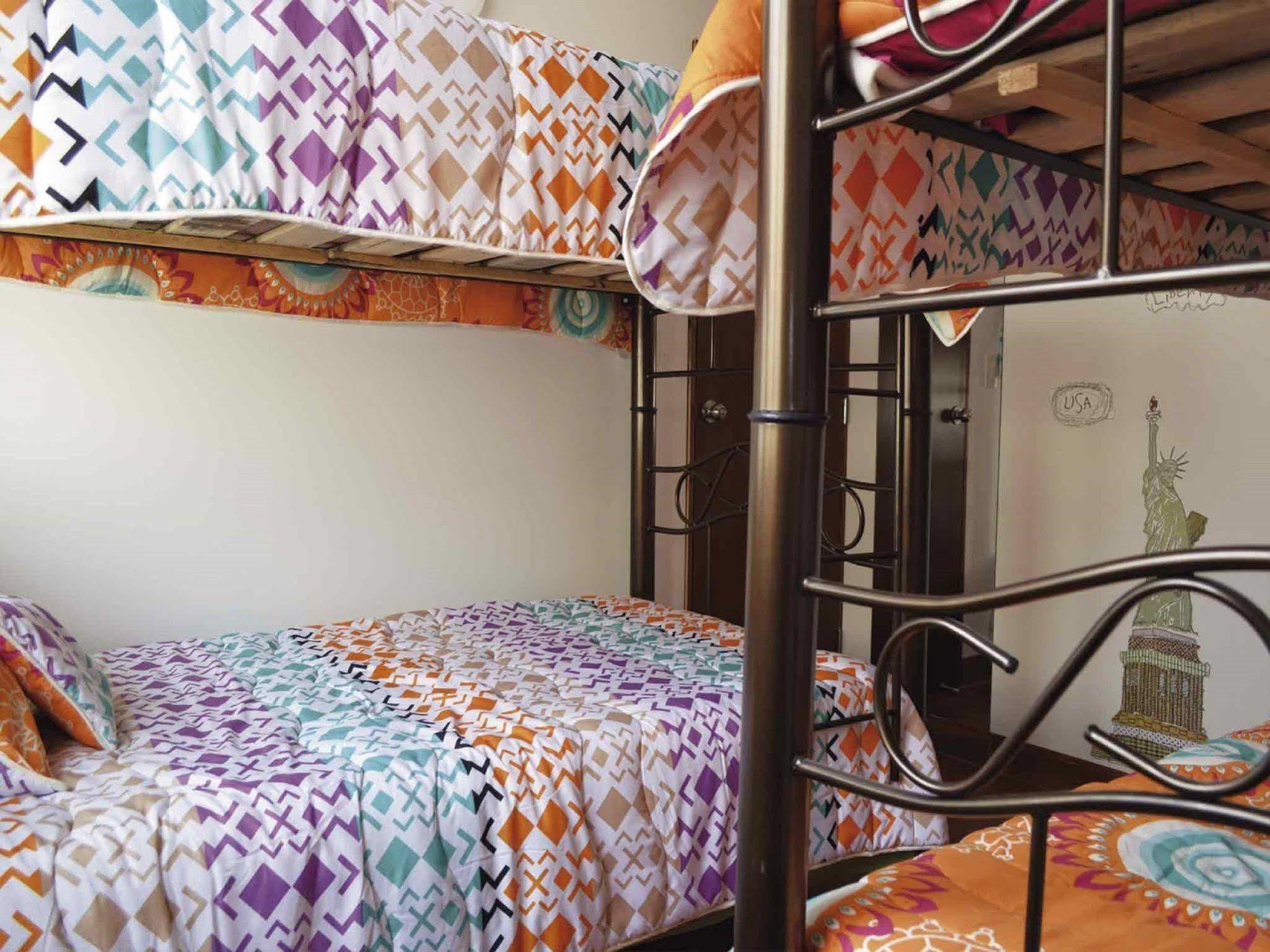 Urbana Hostel Bogota Bagian luar foto