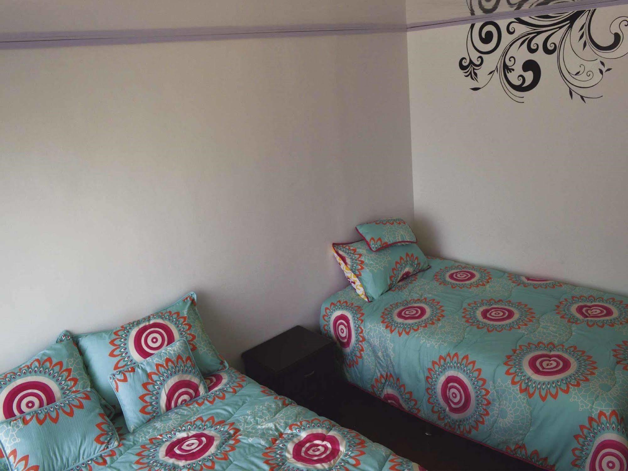 Urbana Hostel Bogota Bagian luar foto