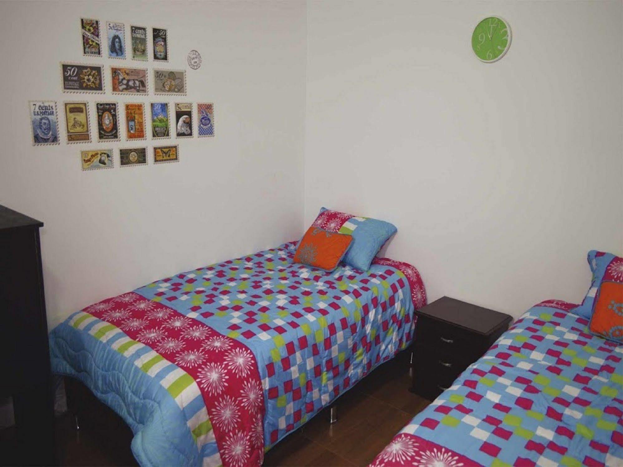 Urbana Hostel Bogota Bagian luar foto