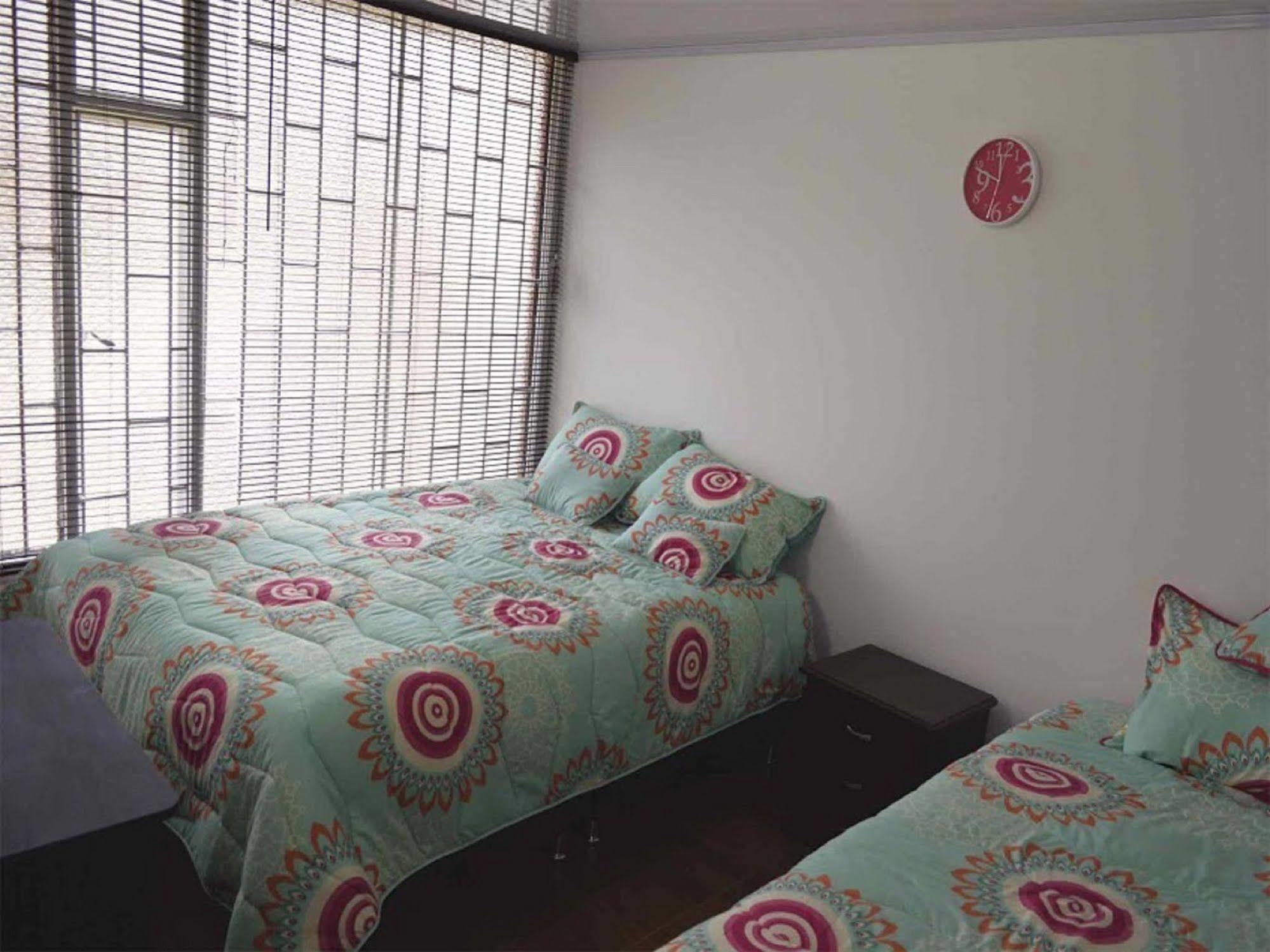 Urbana Hostel Bogota Bagian luar foto